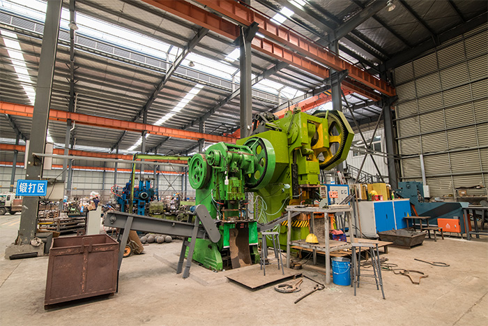 凤城网架配件-锥头加工车间